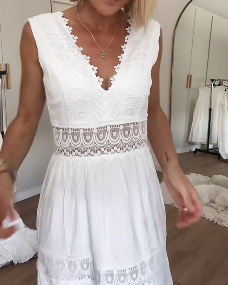 Aurélie™ | Elegáns V-nyakú csipkeruha